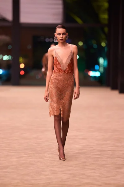 Look 26